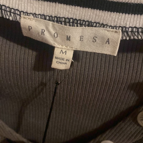 Gray long sleeve top - Picture 2 of 3